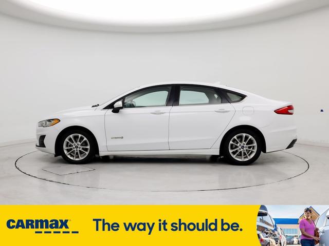 2019 ford fusion hybrid se