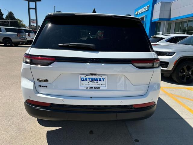2023 jeep grand cherokee altitude