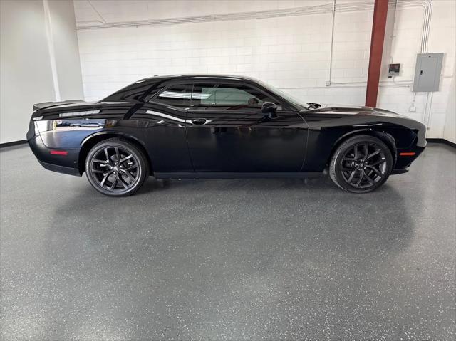 2020 dodge challenger sxt