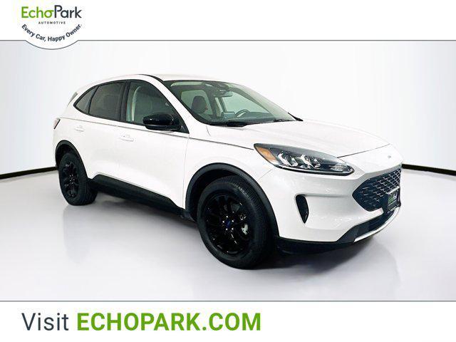2020 ford escape se
