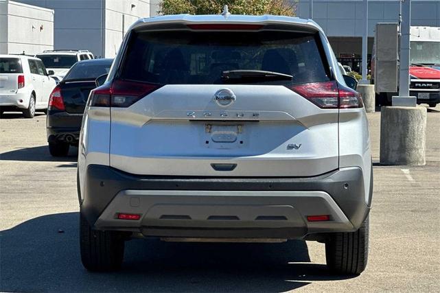 2021 nissan rogue sv