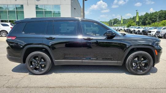 2023 Jeep Grand Cherokee laredo