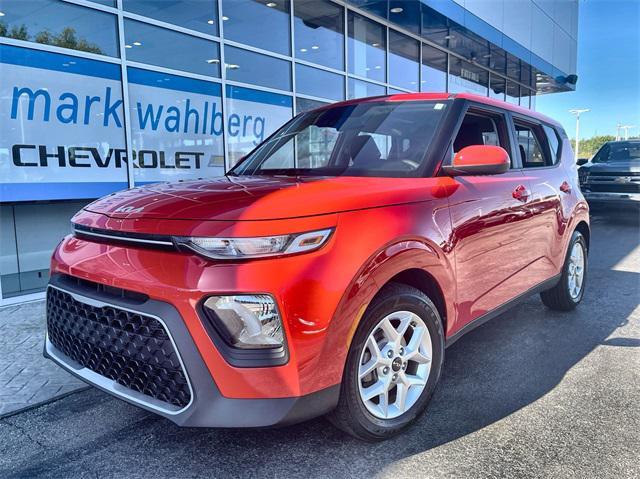2022 kia soul lx