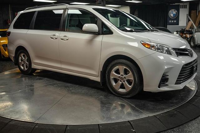 2020 toyota sienna le