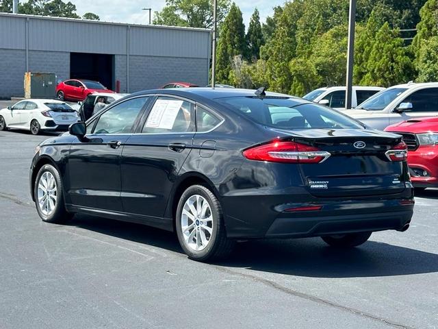 2020 ford fusion se