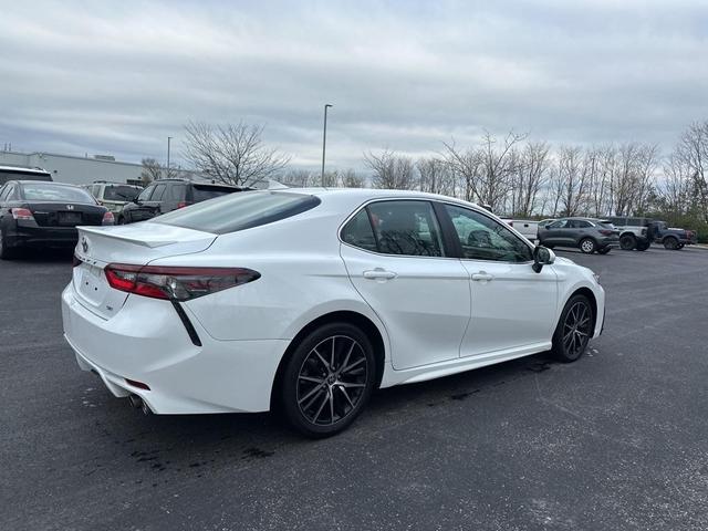 2024 toyota camry se