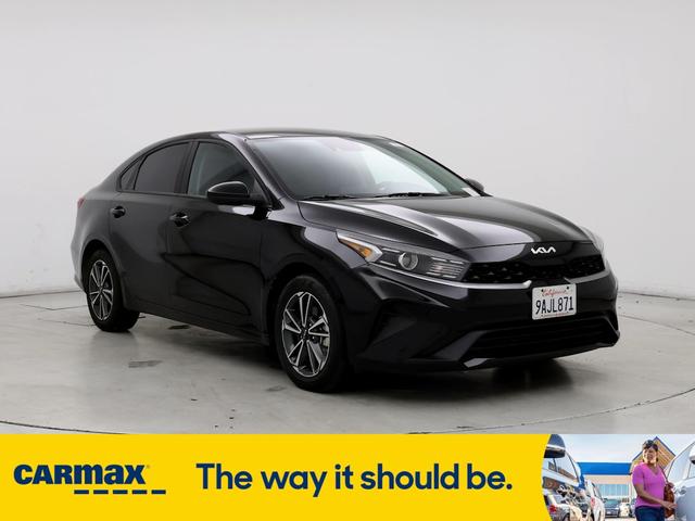2022 kia forte lxs