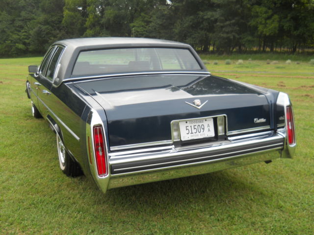 1982 cadillac deville base sedan 4-door 4.1l