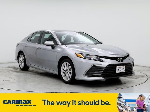 2024 toyota camry le