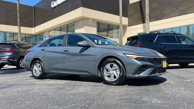 2024 hyundai elantra se