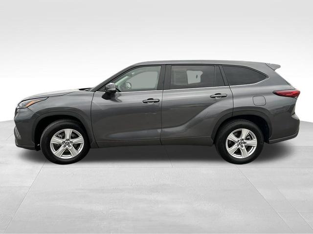2023 toyota highlander le
