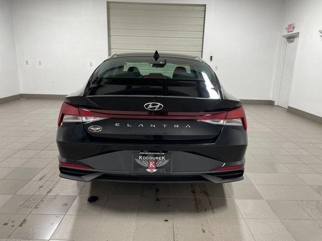2022 hyundai elantra sel