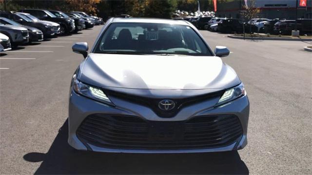2019 toyota camry hybrid xle