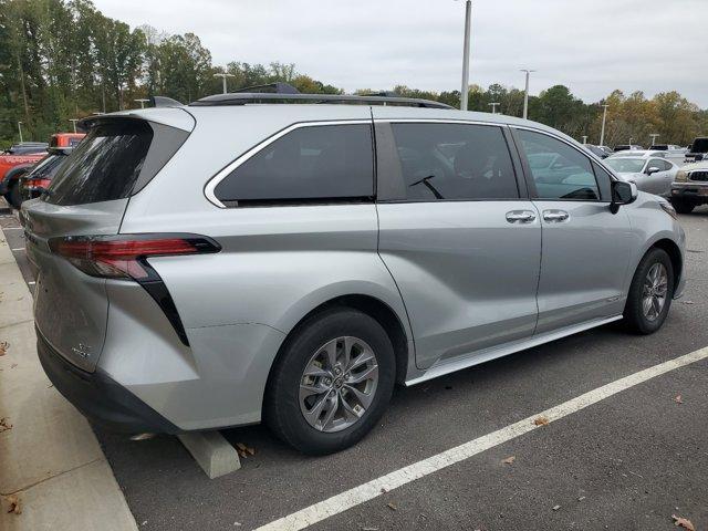 2021 toyota sienna xle