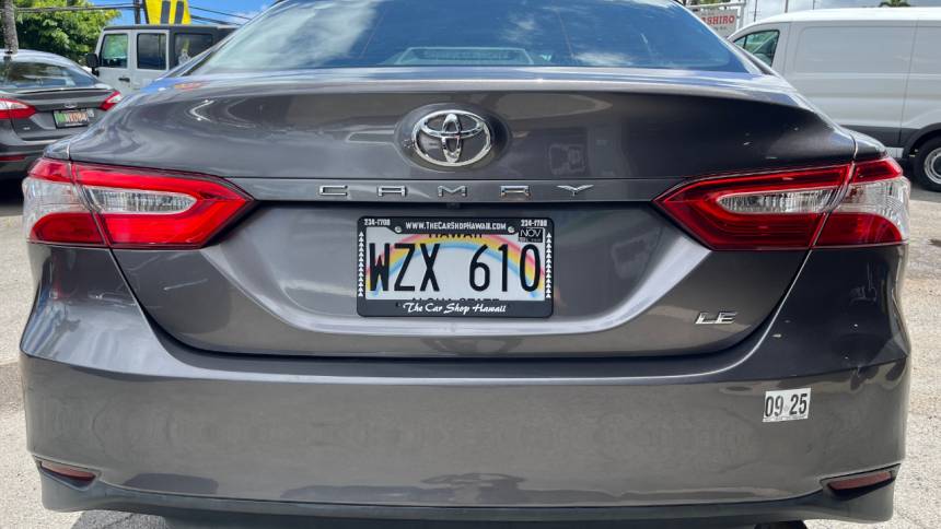 2020 toyota camry le