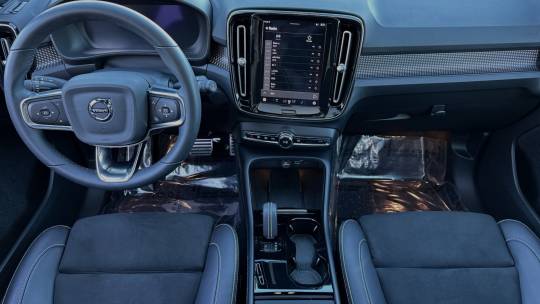 2022 Volvo XC40
