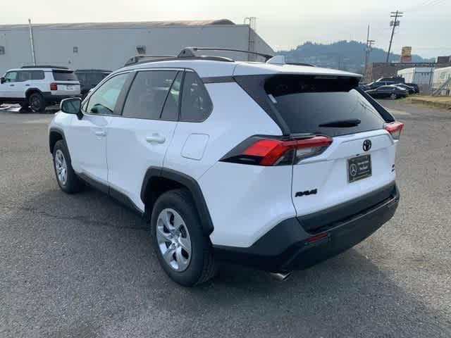 2021 toyota rav4 le