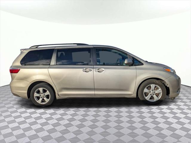 2015 toyota sienna le
