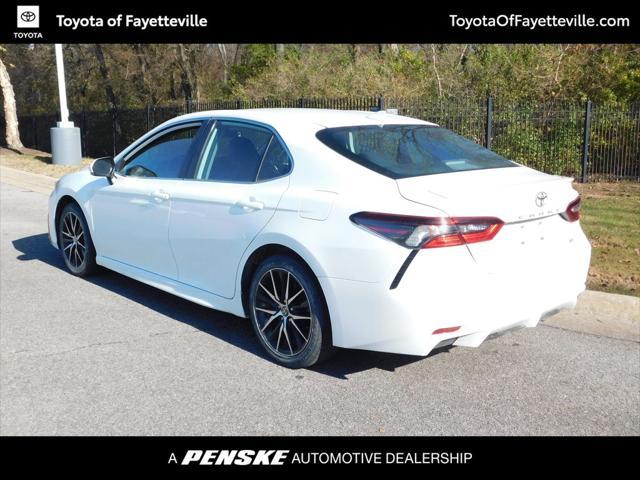 2022 toyota camry se