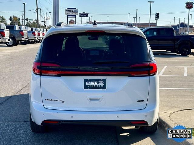 2023 chrysler pacifica touring-l