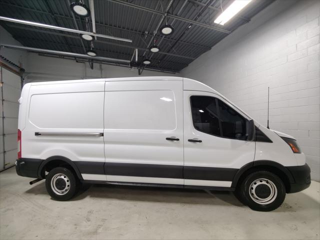 2022 ford transit-250 base