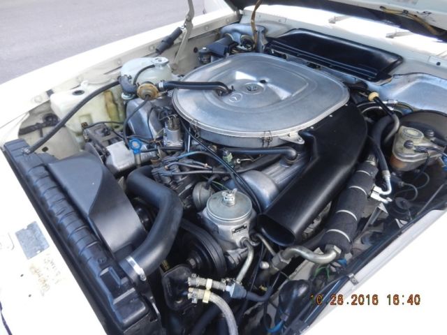 1980 mercedes benz 450sl. . .