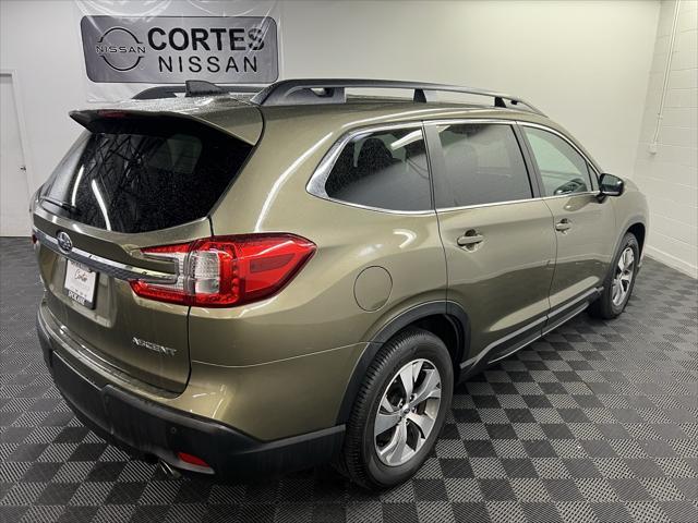 2023 subaru ascent premium 8-passenger
