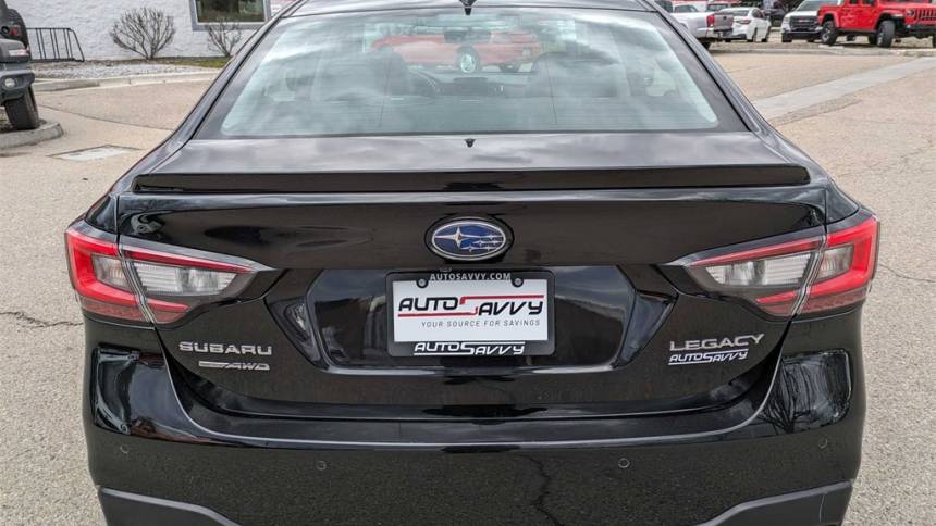 2022 subaru legacy limited
