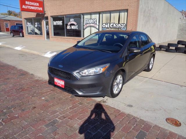 2016 ford focus se