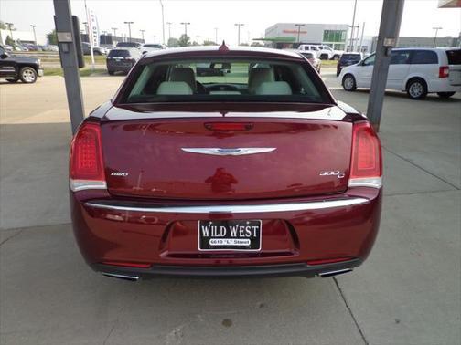 2017 chrysler 300c in co bluffs, iowa