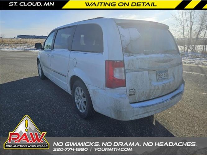 2015 chrysler town & country in saint cloud, minnesota