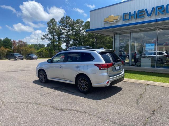 2022 mitsubishi outlander phev le