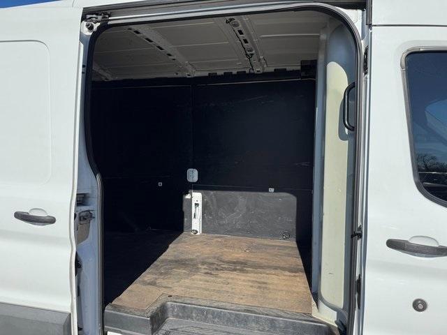 2016 ford transit-250 148 wb medium roof cargo