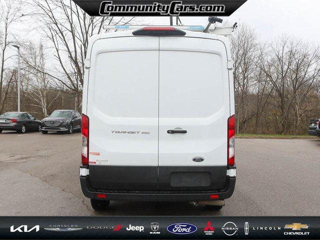 2023 ford transit-250 base