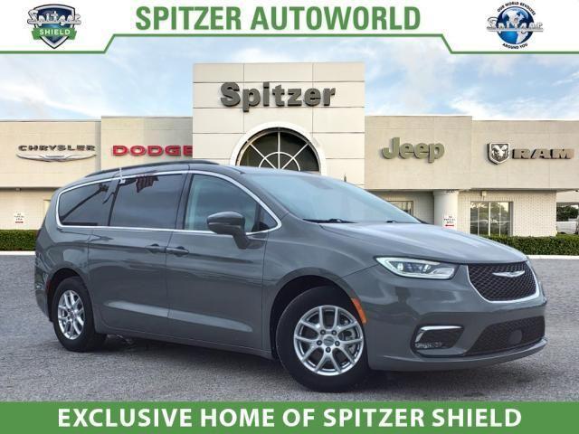 2022 chrysler pacifica touring-l