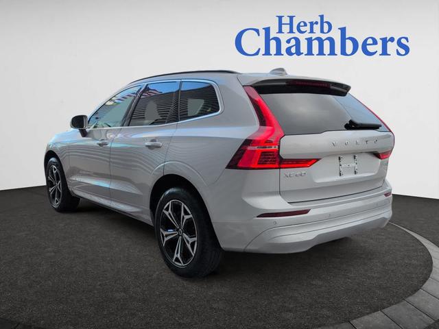 2022 volvo xc60 momentum