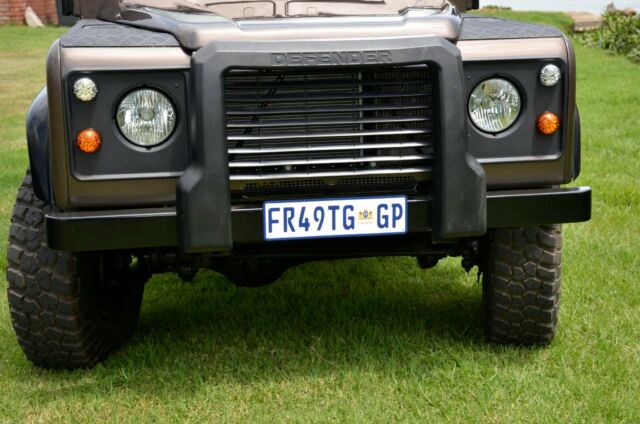 defender 110 beachcomber soft top 10 seater with galvanized chassis
