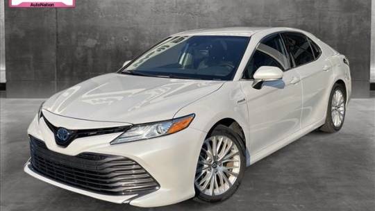 2019 Toyota Camry hybrid le