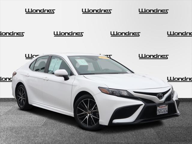 2023 toyota camry se