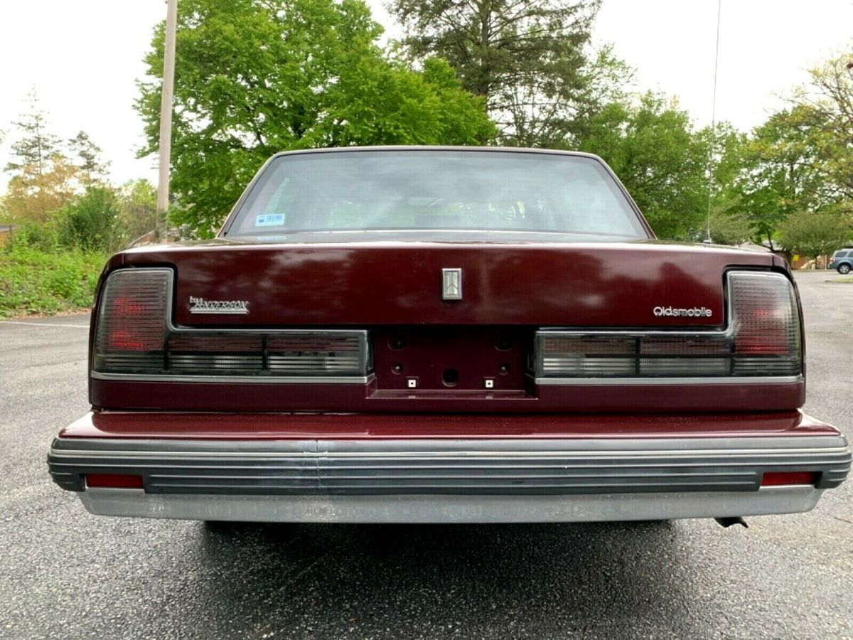 1990 oldsmobile eighty eight royale sedan "only 33,000 actual miles" no reserve