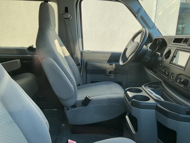 2013 ford e150 xlt
