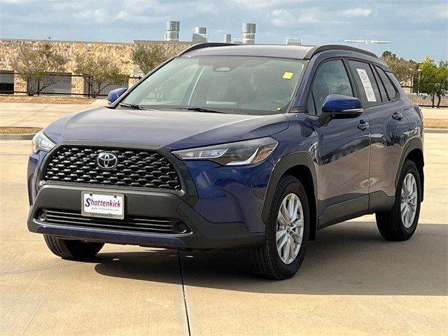 2023 toyota corolla cross le