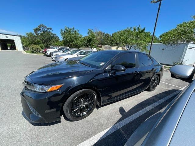 2020 toyota camry se nightshade