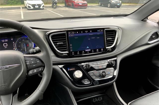 2022 chrysler pacifica limited