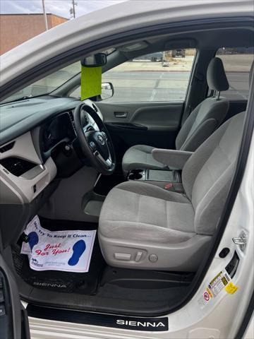 2019 toyota sienna le