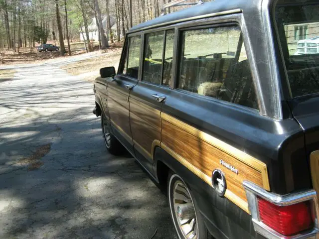 great running classic jeep wagoneer