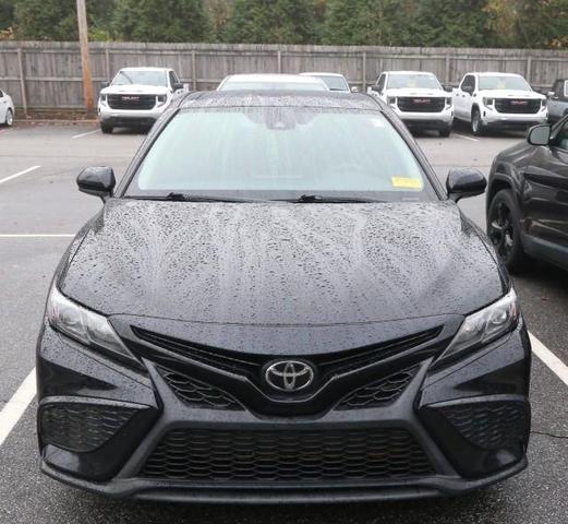 2021 toyota camry se