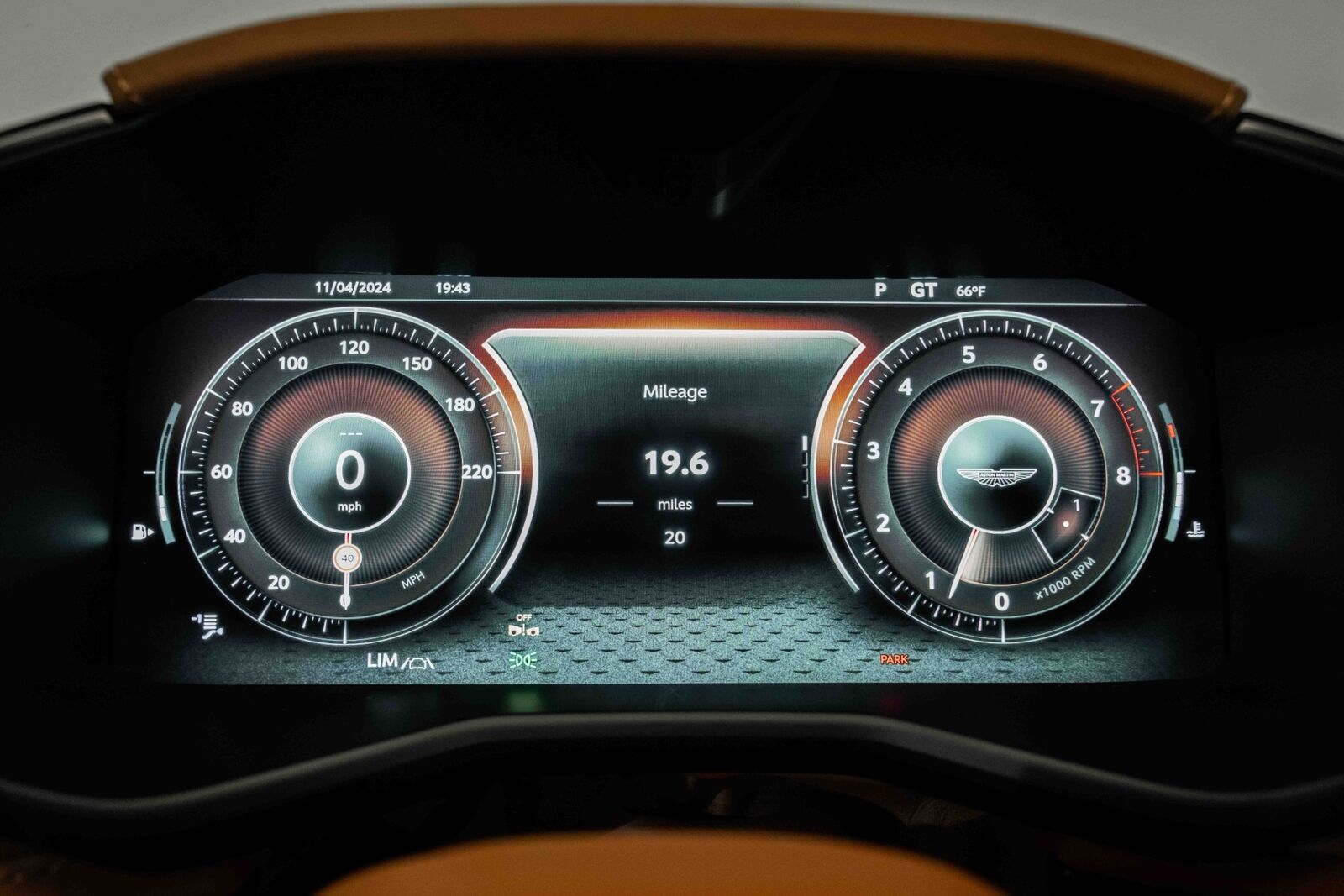 2025 aston martin dbx 707