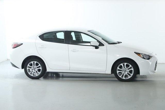2018 toyota yaris ia base