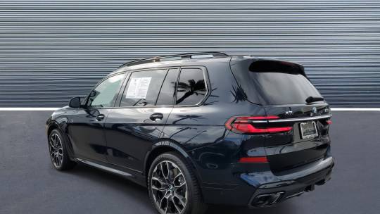 2023 BMW X7
